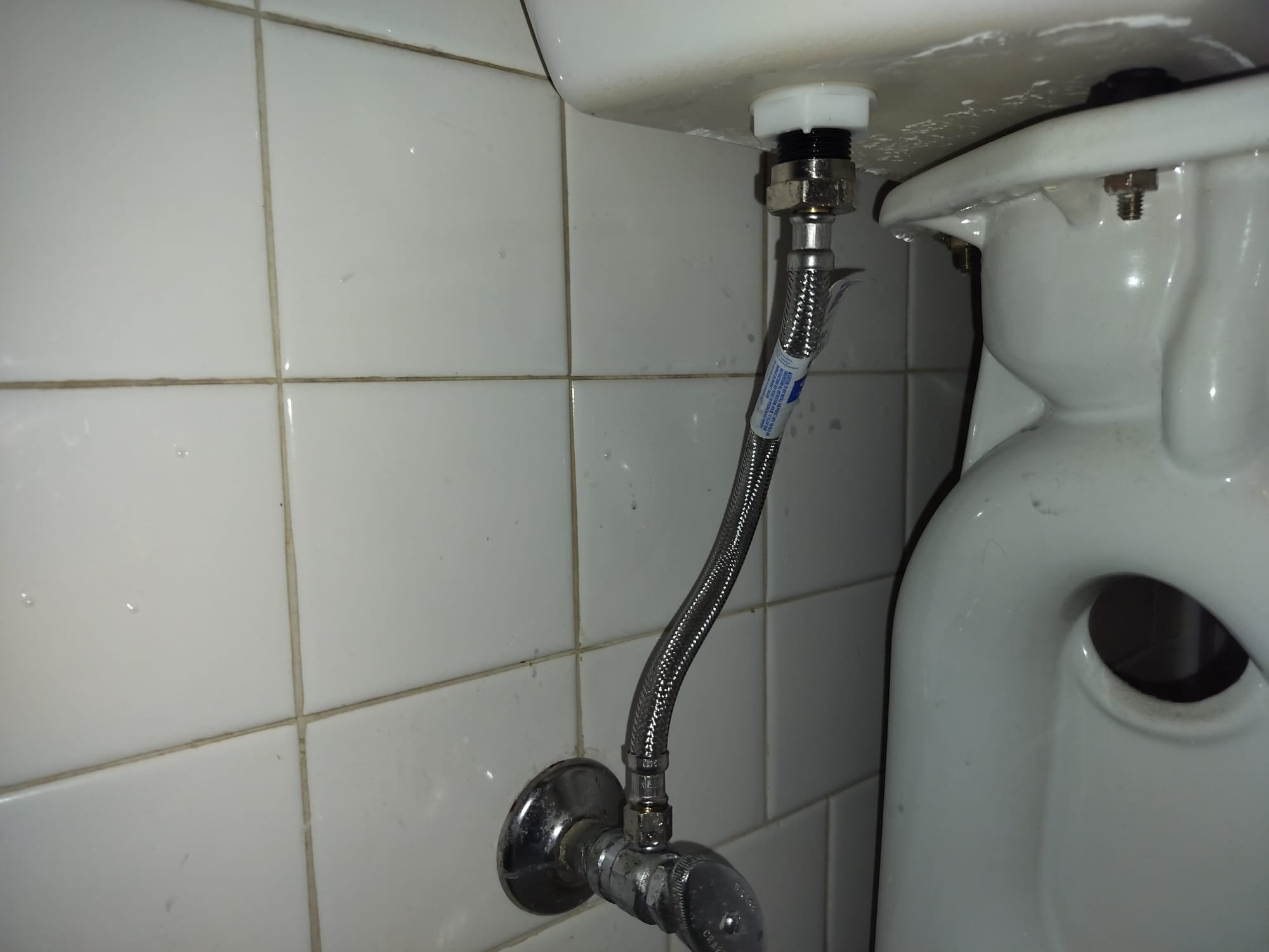 Modern Bathroom Plumbing Connection