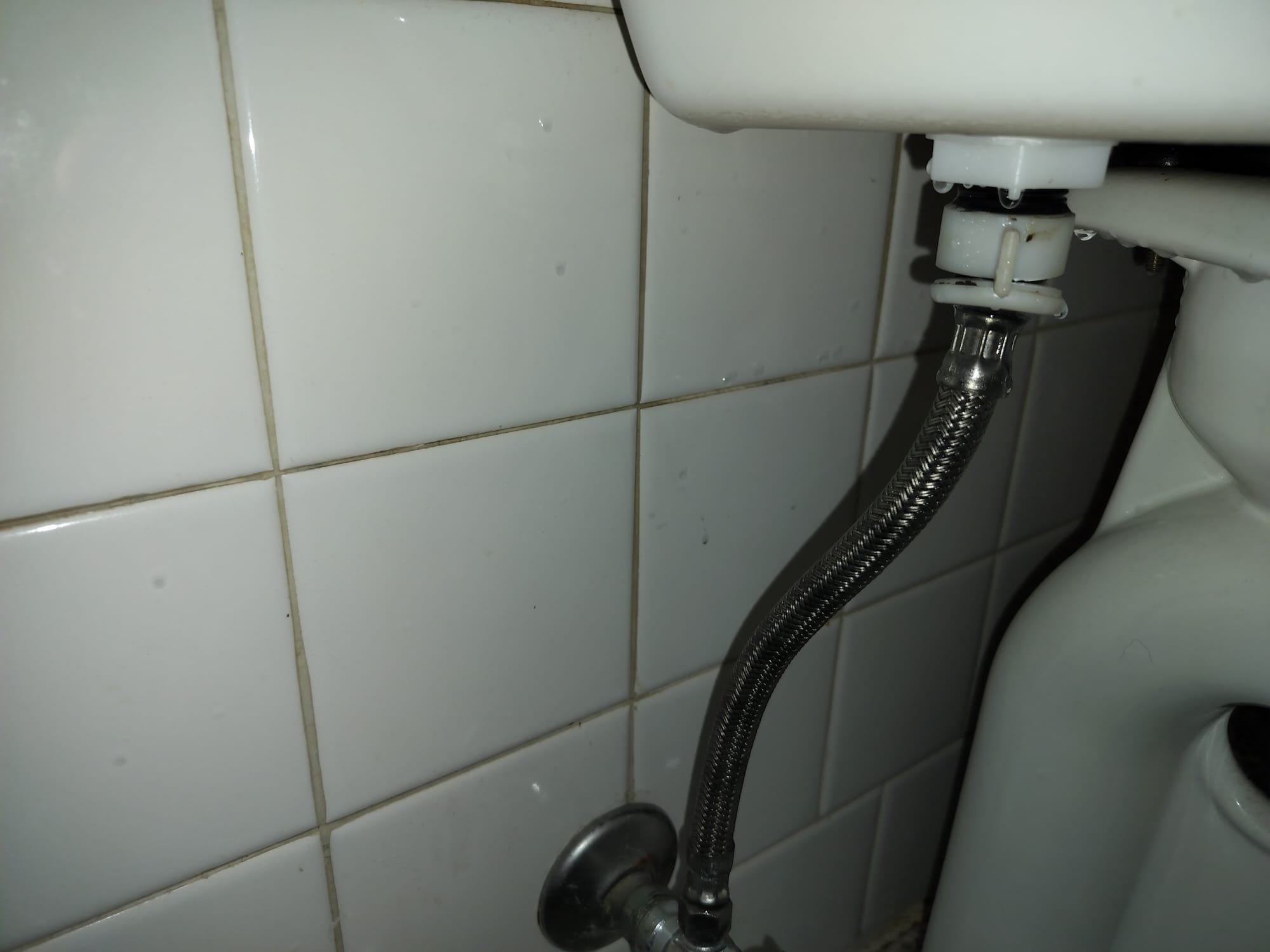 Initial Leak Inspection Under Fixture