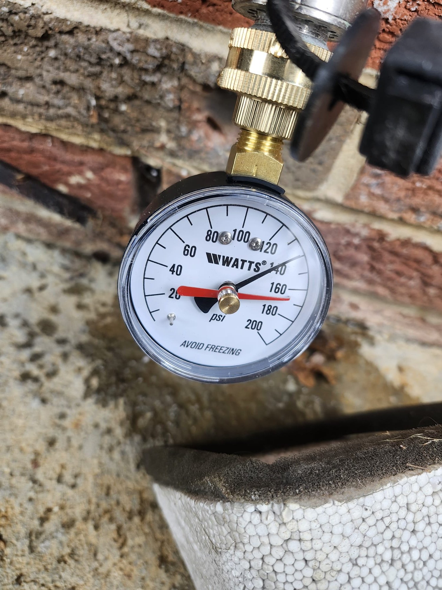 Water pressure gauge reading normal pressure