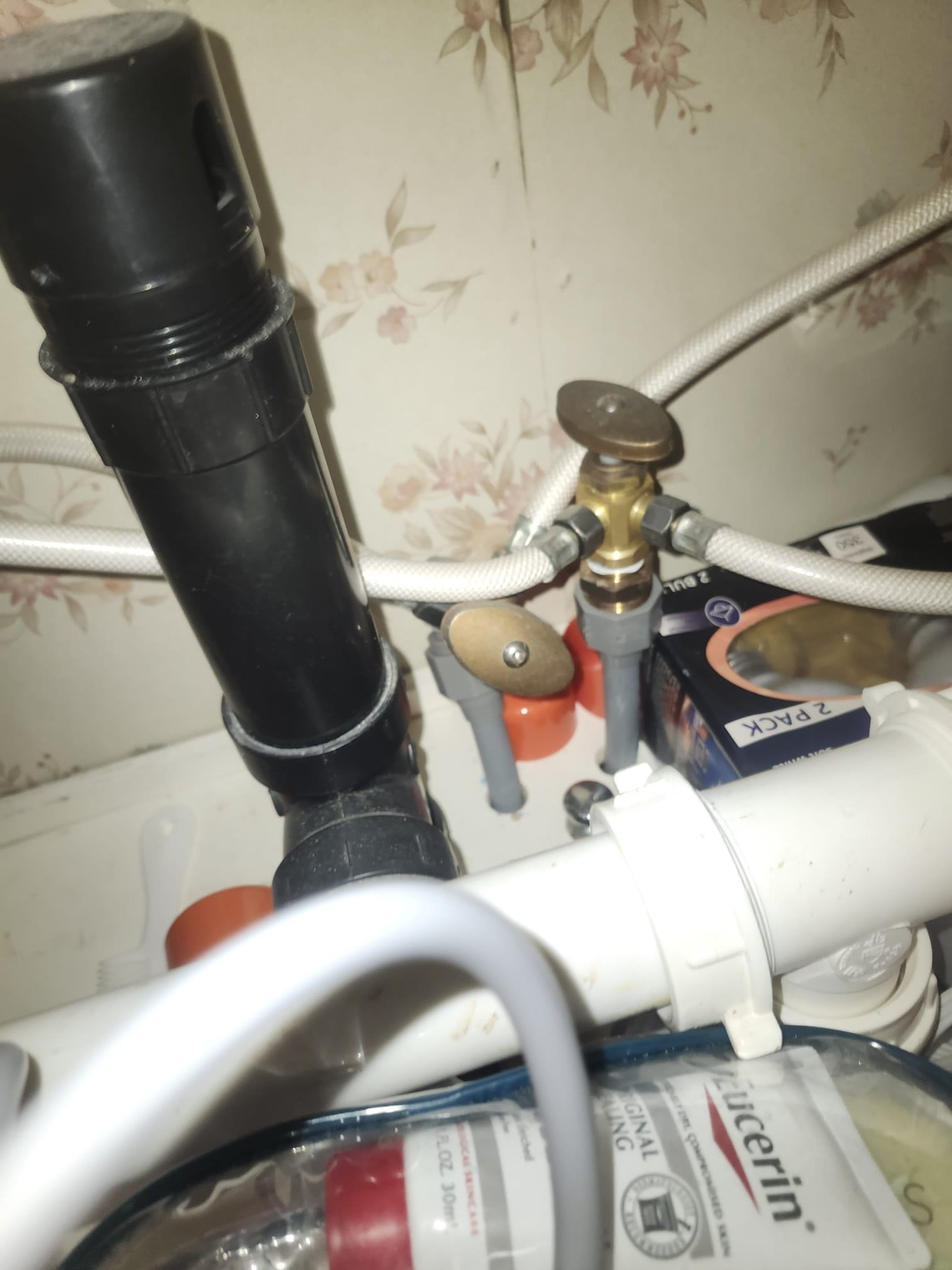 Under‐Sink Shut‐Off Valve